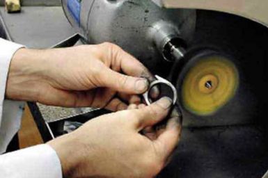 may danh bong dong ho