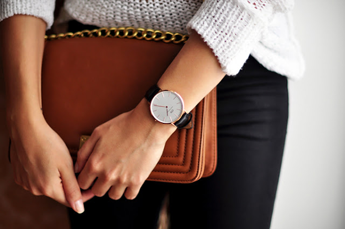 thay pin đồng hồ dw