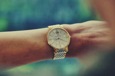 thay pin đồng hồ Olympia star