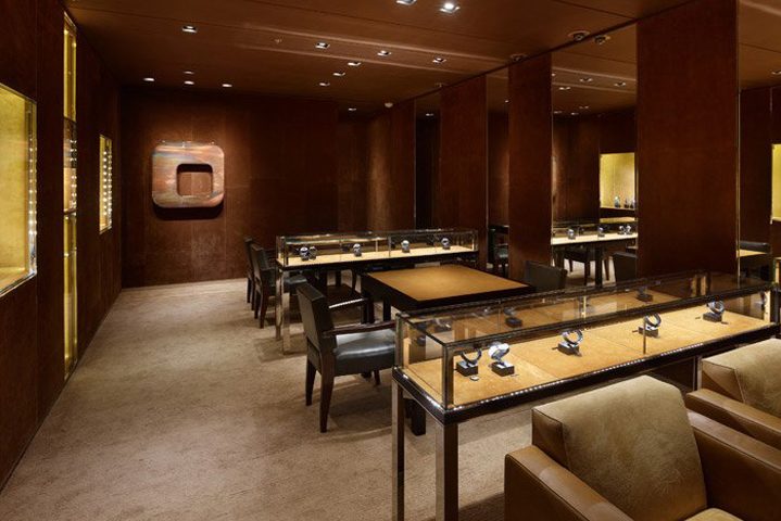 showroom đồng hồ armani