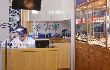 Thay dây đồng hồ kim loại ở Hà Nội