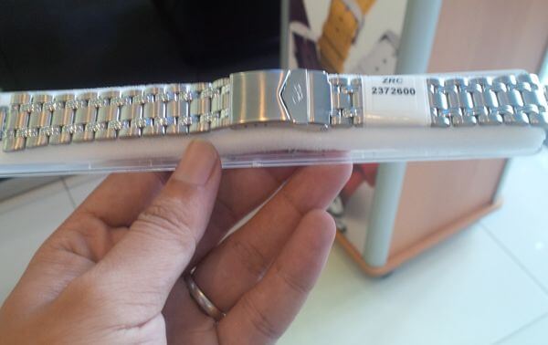 thay dây đồng hồ kim loại