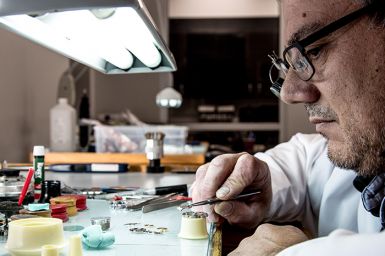 thay mặt kính đồng hồ đeo tay