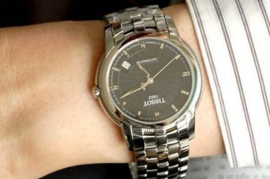 thay dây đồng hồ kim loại