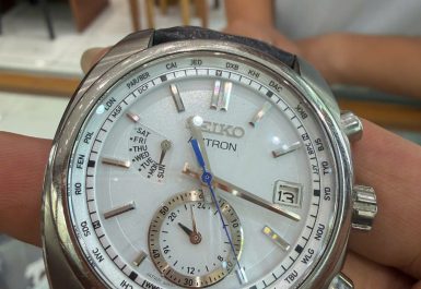 thay mặt kính đồng hồ hiệu Seiko