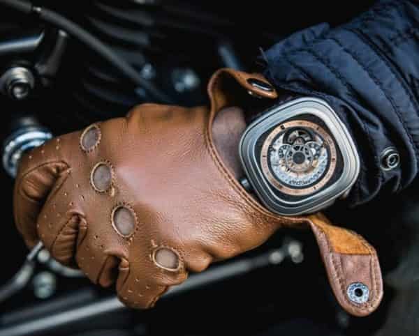 dong ho nam mat vuong chinh hang