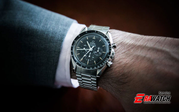 sua-dong-ho-omega-speedmaster
