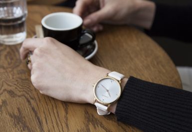 đồng hồ nữ quartz