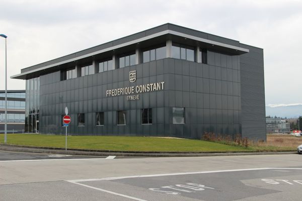 giá đồng hồ frederique constant geneve