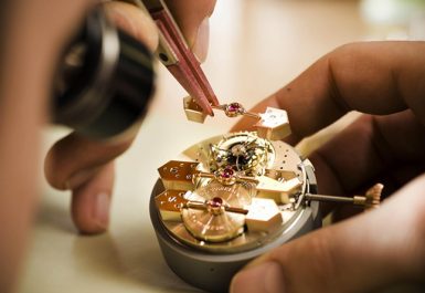 quy trình lau dầu đồng hồ