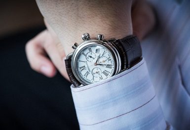 Thay dây da đồng hồ có giá bao nhiêu cho sản phẩm chính hãng