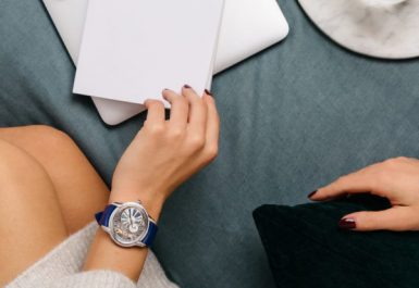 Đồng hồ Audemars Piguet thiết kế sắc nét cho nữ giới