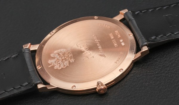 Đồng hồ nam siêu mỏng