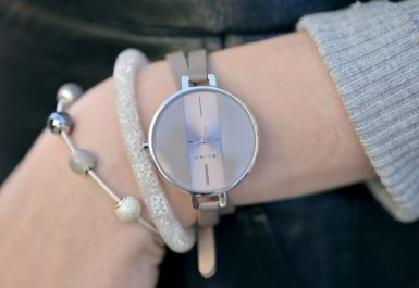 Đồng hồ dây da hiệu Elixa