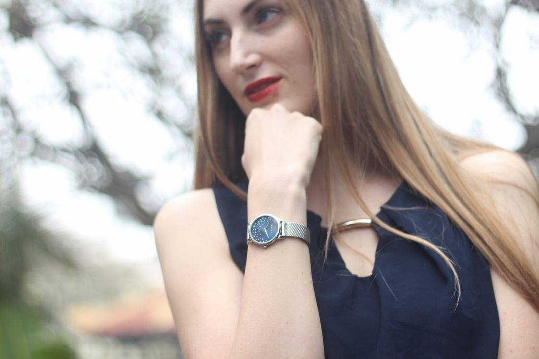 Đồng hồ màu xanh dương