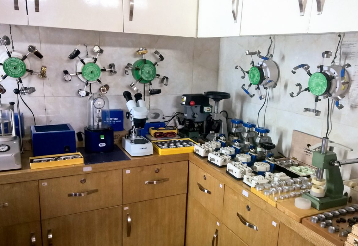 May móc cần thiết khi bảo hành đồng hồ