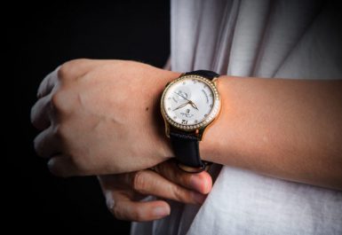 Đeo đồng hồ vừa vặn cổ tay tự tin nhất