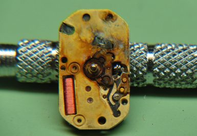 Thay pin đồng hồ cũng cần đúng thời điểm