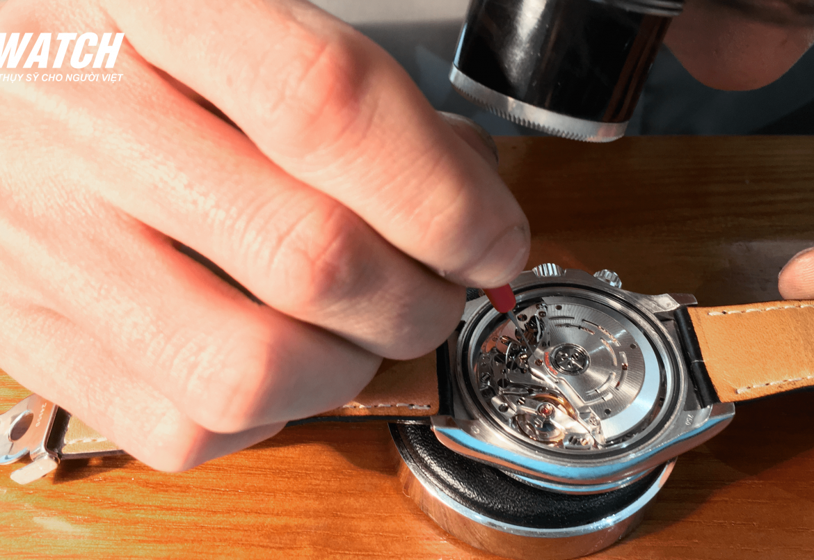 Bảo dưỡng lau dầu đồng hồ rolex