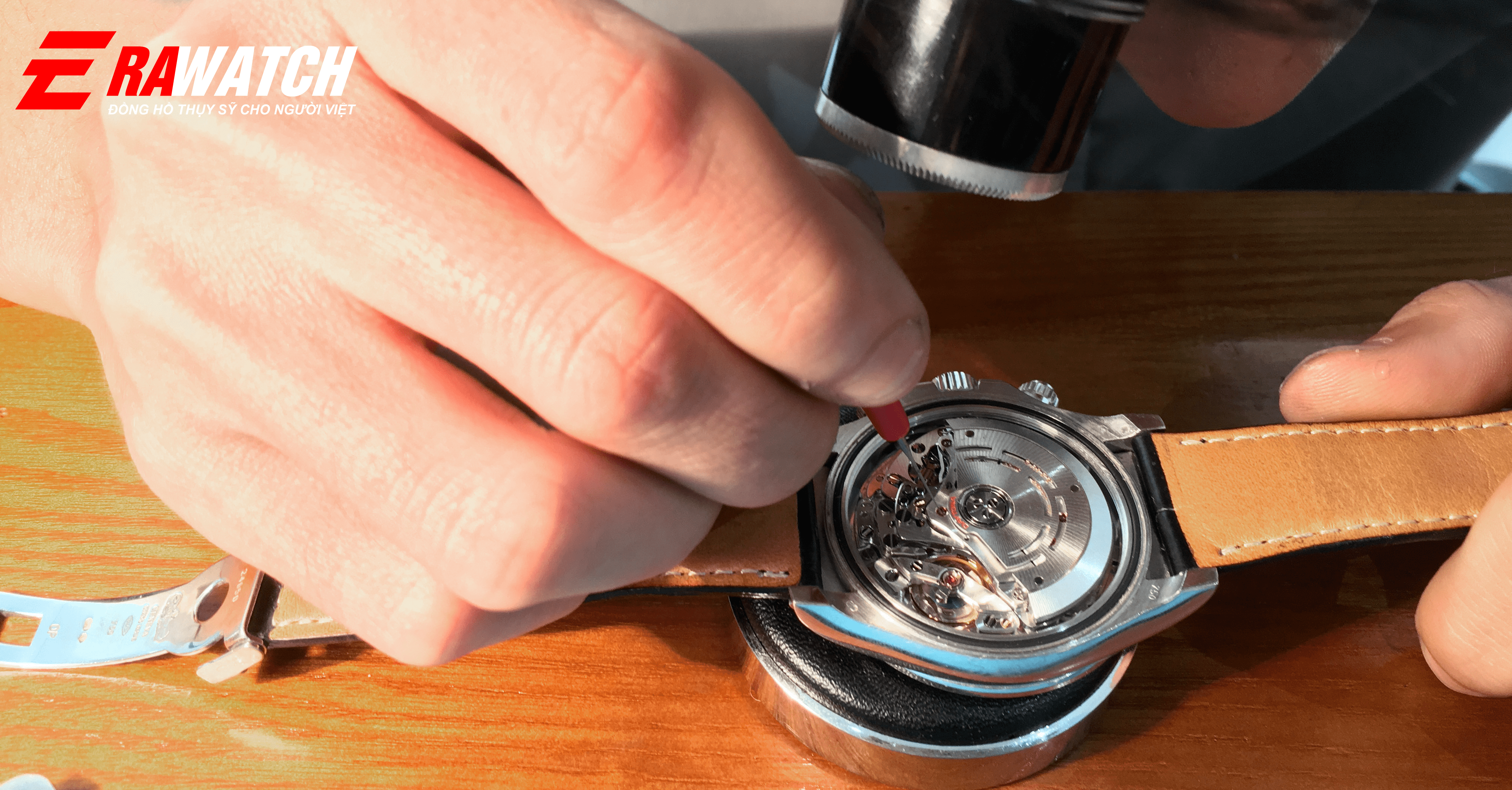 Bảo dưỡng lau dầu đồng hồ rolex