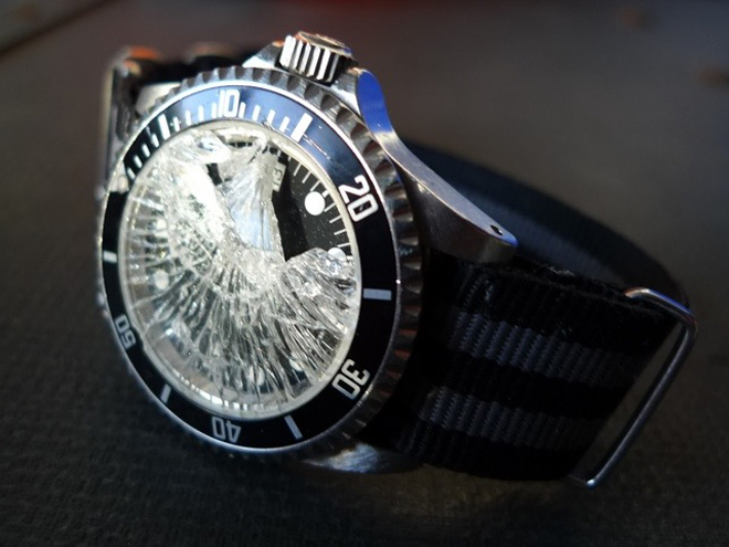 đồng hồ bị vào nước