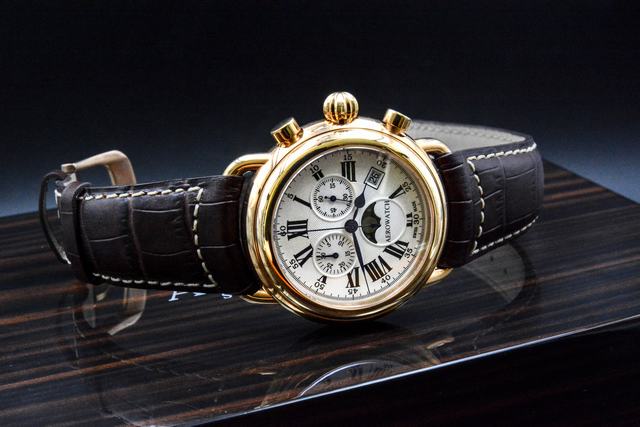 đồng hồ hiển thị lịch ngày