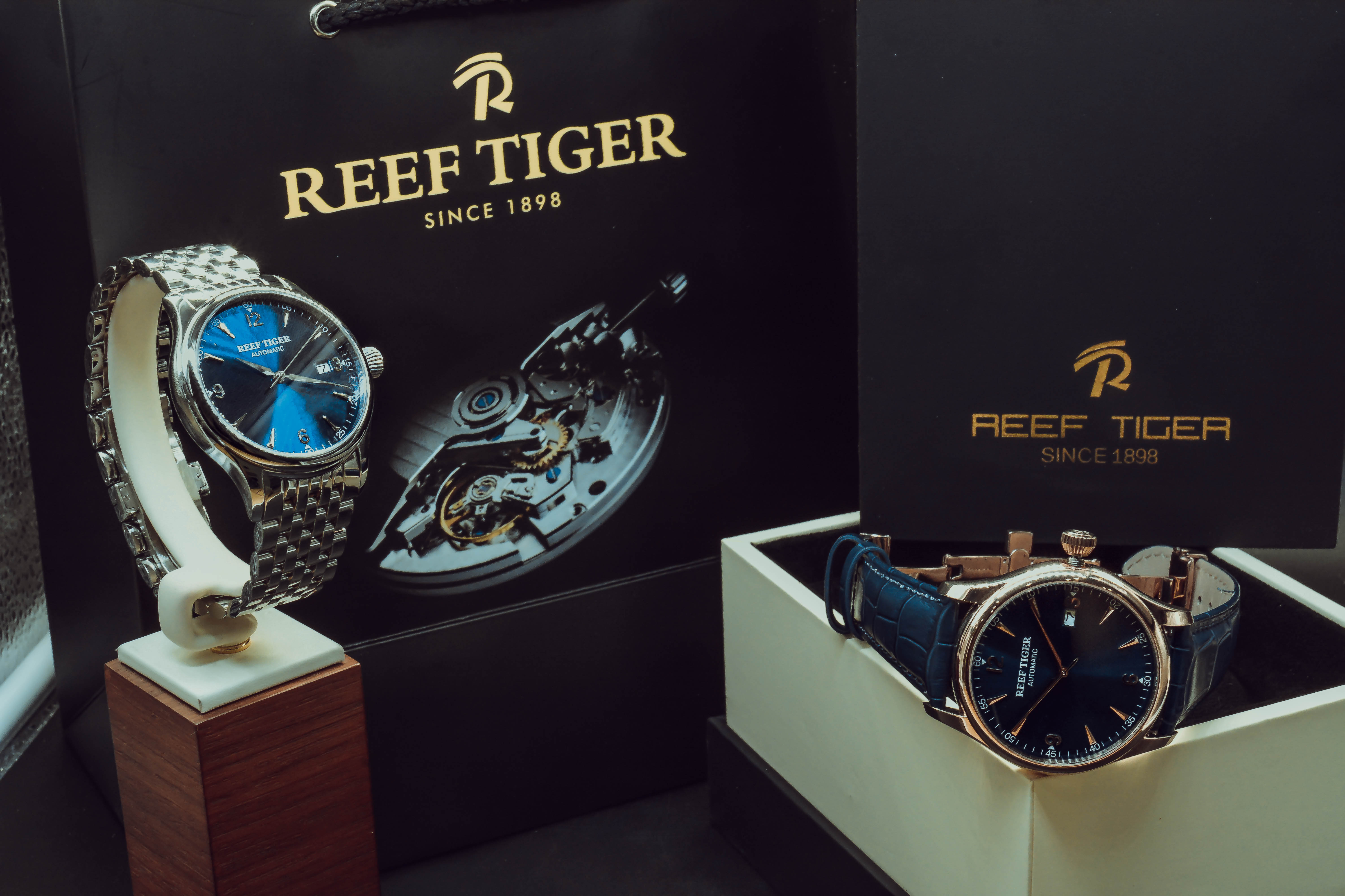 dong-ho-reef-tiger-chinh-hang