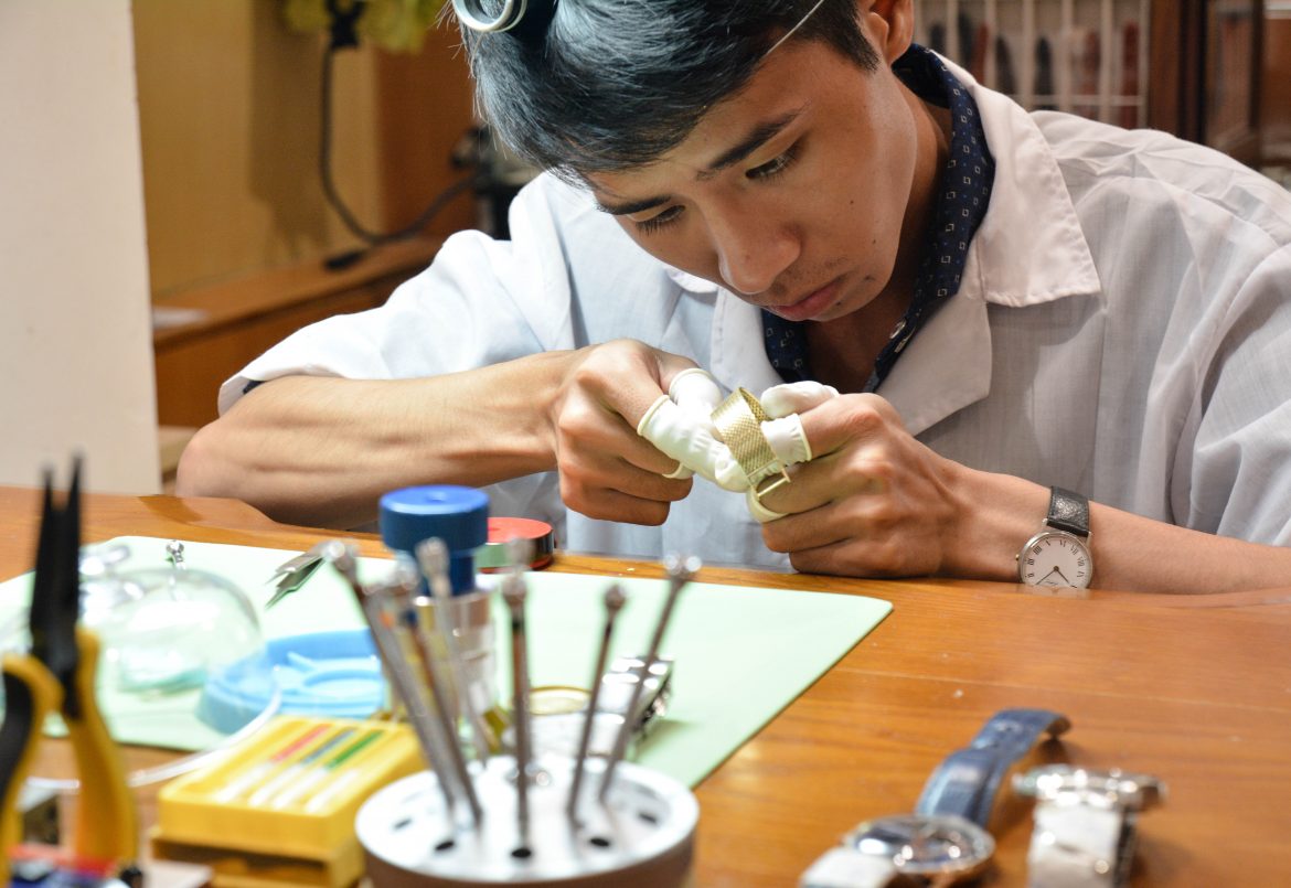 thay pin đồng hồ tại Hà Nội