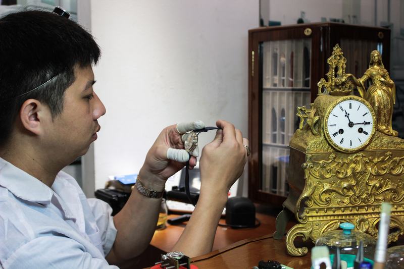 Sửa đồng hồ treo tường cổ