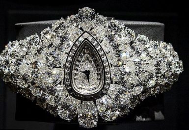 Đồng hồ đính kim cương cũ