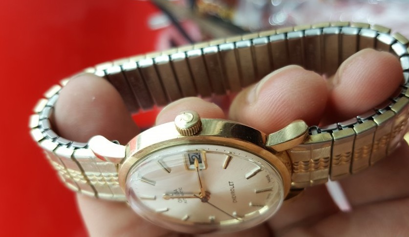 Đồng hồ omega cổ 3
