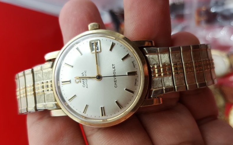 Đồng hồ omega cổ