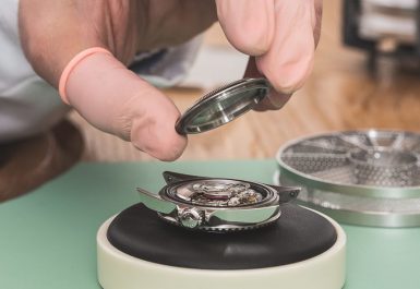 giá lau dầu bảo dưỡng đồng hồ