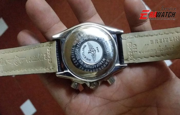 sua-chua-dong-ho-deo-tay