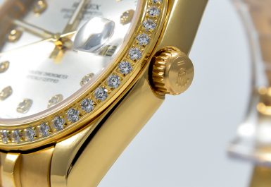 thay-num-van-dong-ho-rolex