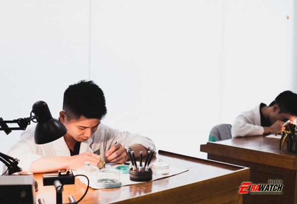 thay pin dong ho orient