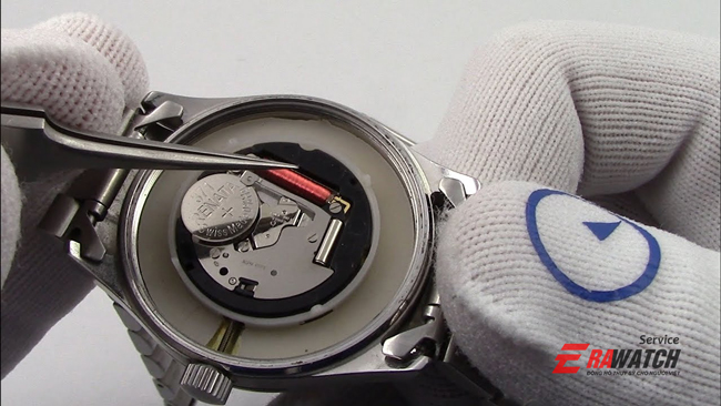 thay-pin-dong-ho-rolex