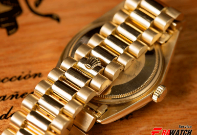 thay-day-deo-kim-loai-dong-ho-rolex