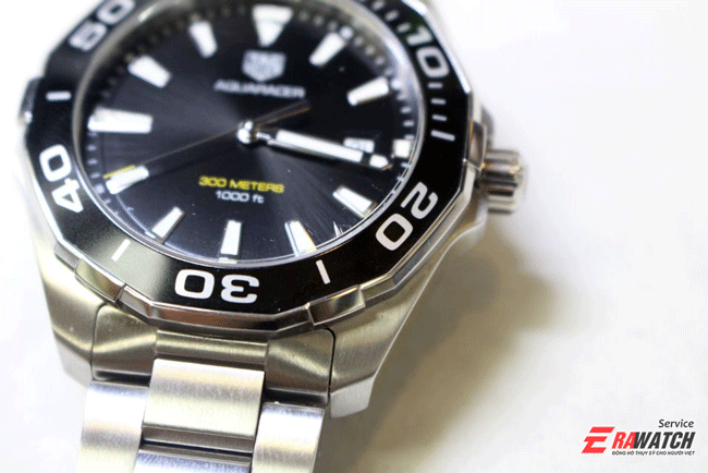 thay-mat-kinh-dong-ho-TAG-heuer
