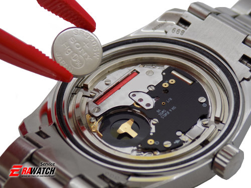 thay-pin-dong-ho-rolex