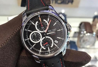 danh-bong-dong-ho-reef-tiger