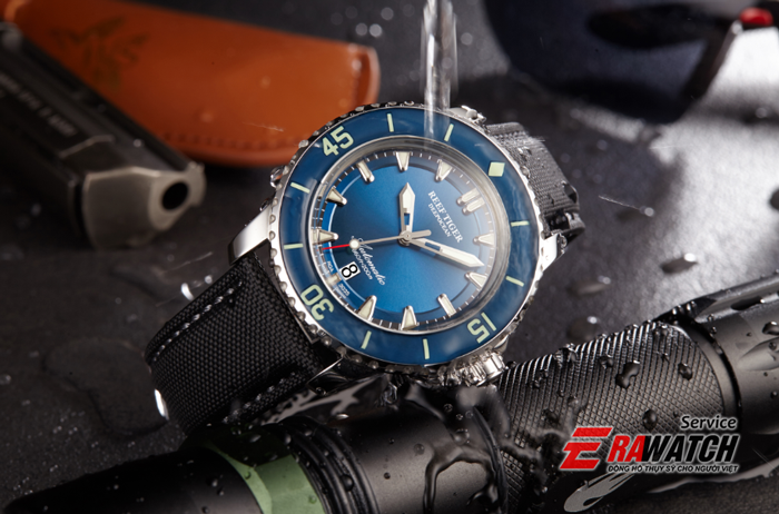 dich-vu-lau-dau-dong-ho-reef-tiger