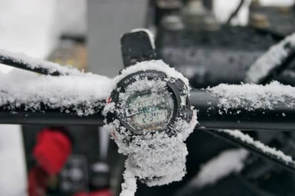 thói quen khiến đồng hồ nhanh hết pin