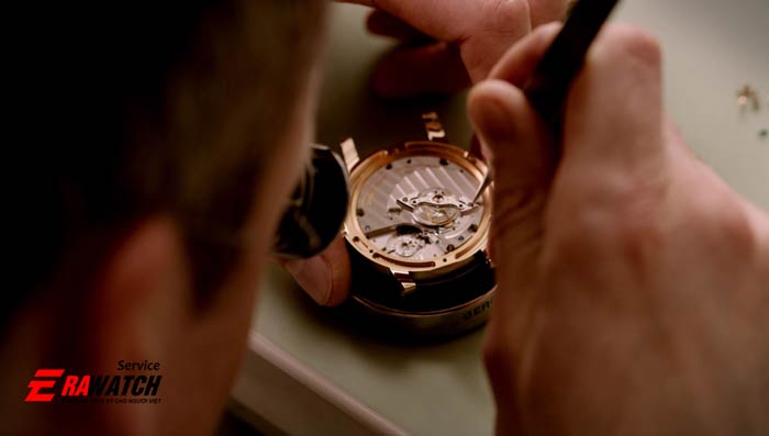 pin-dong-ho-hublot-chinh-hang