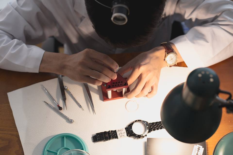 địa điểm sửa chữa đồng hồ đạt tiêu chuẩn Thụy Sĩ duy nhất tại Hồ Chí Minh uy tín