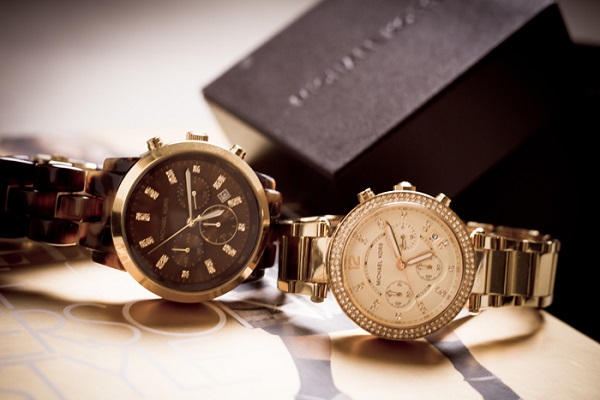 Thay dây đồng hồ Michael Kors