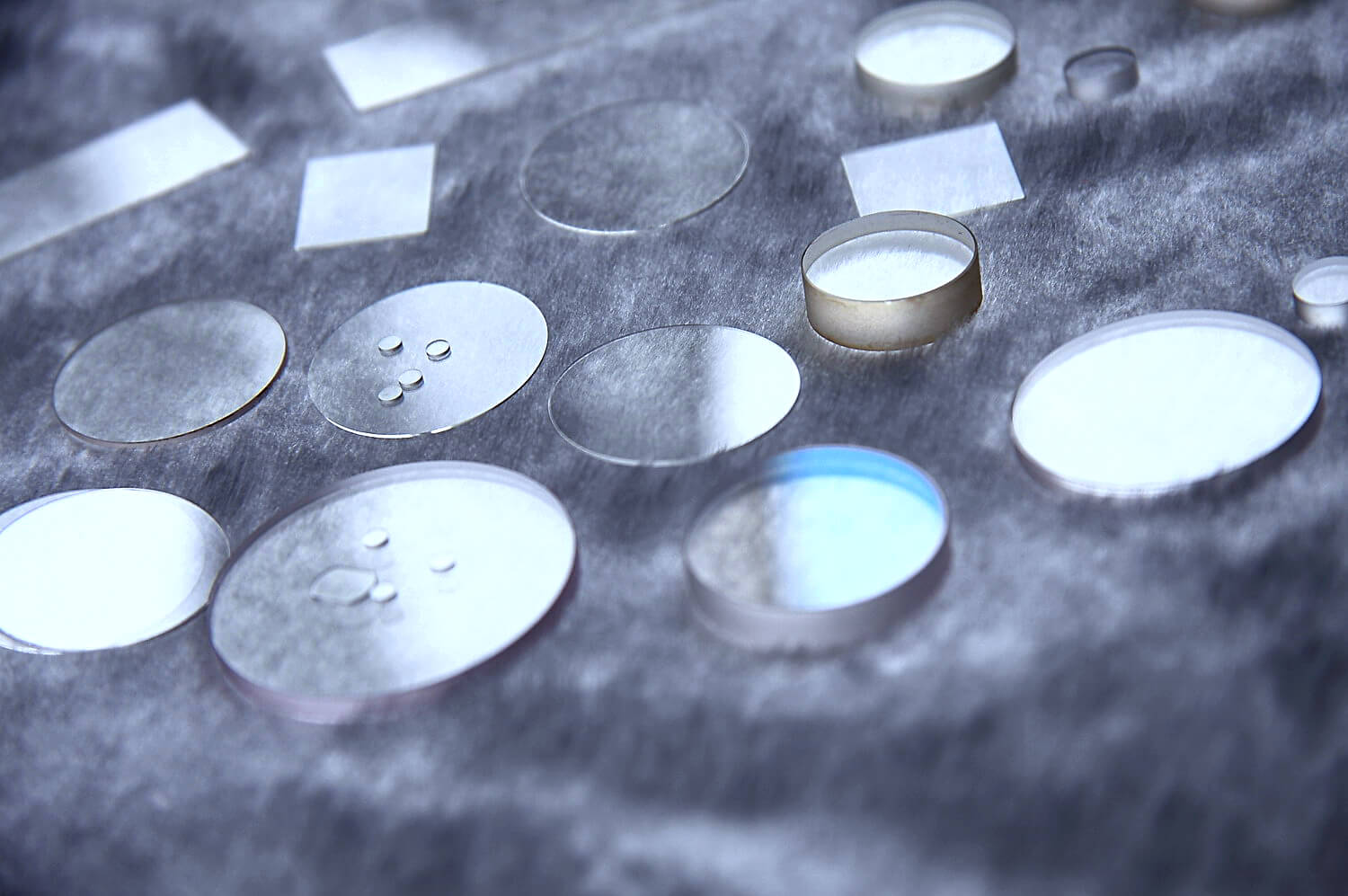 Thay mặt kính Sapphire