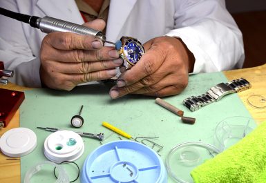 thay núm chỉnh giờ đồng hồ tại Hà Nội
