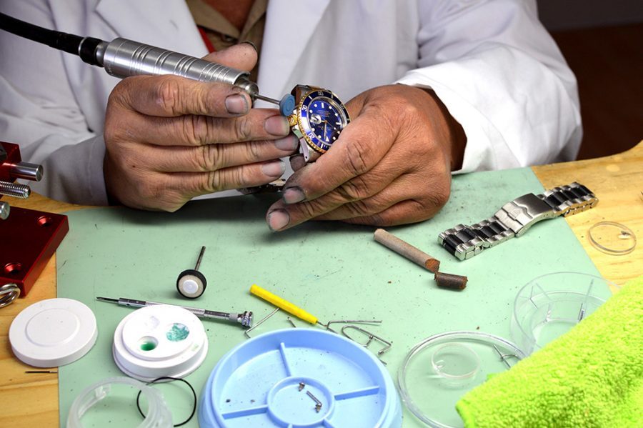 thay núm chỉnh giờ đồng hồ tại Hà Nội