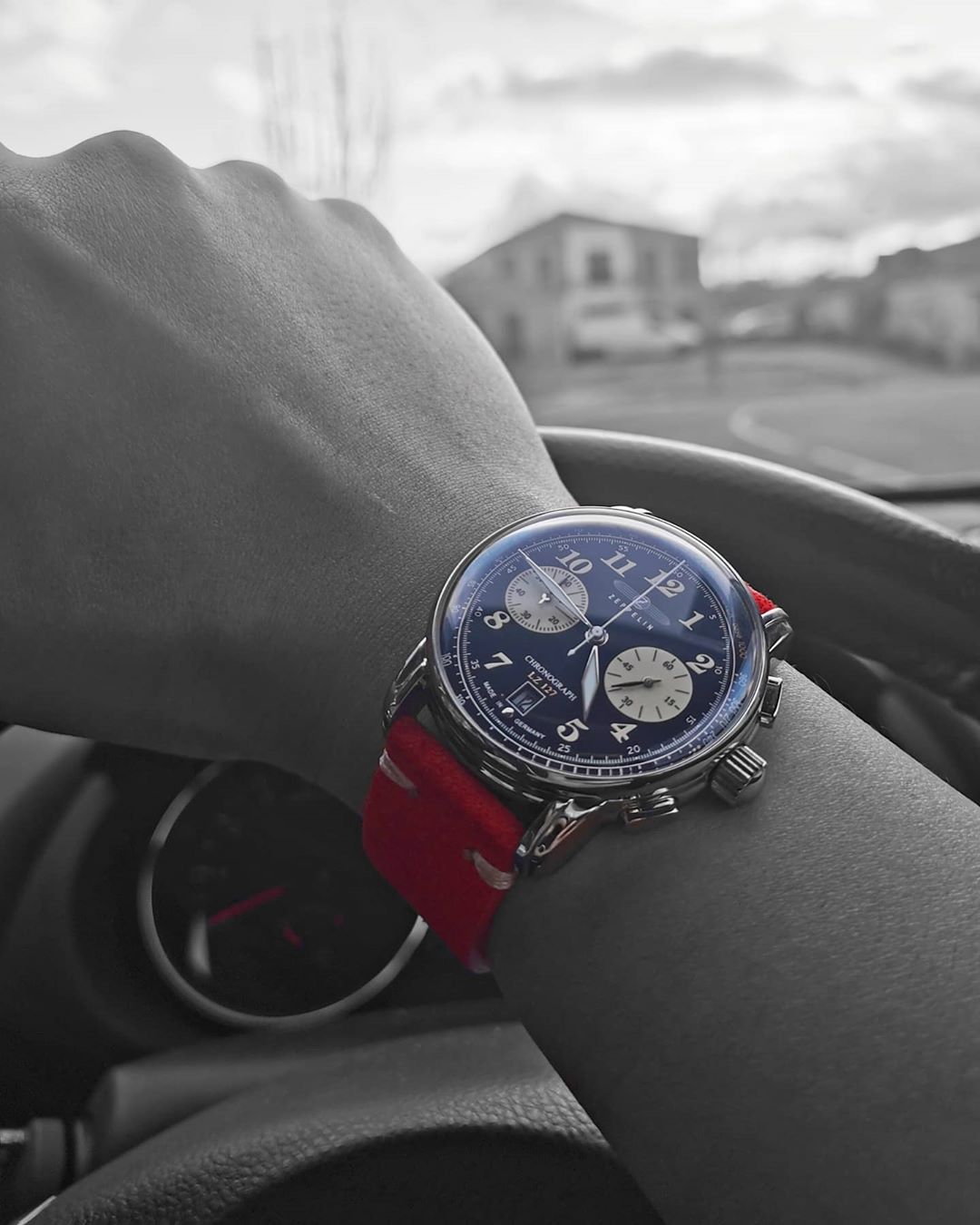 dịch vụ lau dầu đồng hồ tại TPHCM